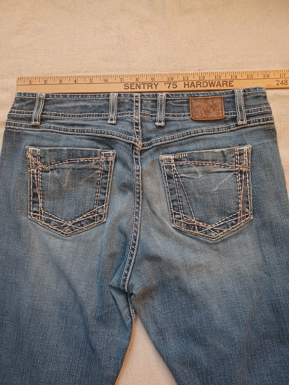 BKE Wendi Distressed Bootcut Jeans Women's Size 31 X 33 1/2 - Picture 7 of 12